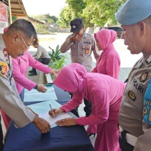 Polres Bima Perkuat Pengawasan Internal, Personel Polsek Sanggar Teken Pakta Integritas