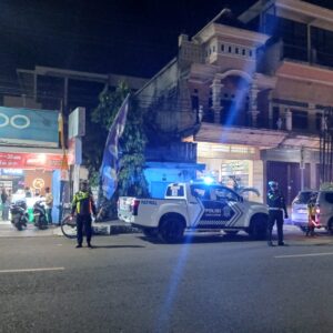 Cegah Gangguan Kamtibmas, Sat Lantas Polres Sumbawa Intensifkan Patroli Blue Light di Malam Hari