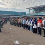 SINERGITAS 3 PILAR DI DOMPU, TNI-POLRI DAN PEMERINTAH KECAMATAN GELAR APEL GABUNGAN SERTA KERJA BAKTI BERSIHKAN PASAR BAWAH
