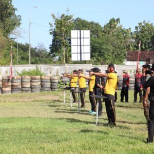 Polres Sumbawa Barat Gelar Lomba Menembak Antar Satker dan Jajaran, Semarakkan HUT Bhayangkara ke-80