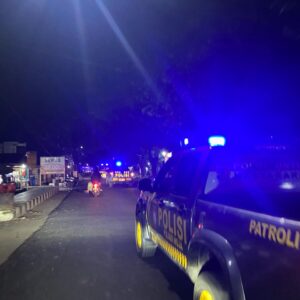 PATROLI GABUNGAN CIPTA KONDISI, POLRES DOMPU DAN STAKEHOLDER TERKAIT JAGA KEAMANAN MALAM MINGGU MASYARAKAT
