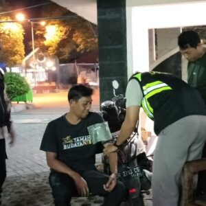 Patroli Presisi Biddokkes Polda NTB Hadirkan Layanan Kesehatan Gratis untuk Masyarakat