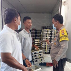 Monitoring SPPG, Bhabinkamtibmas Polsek Bolo Polres Bima Kabupaten Dukung Program MBG Bagi Pelajar
