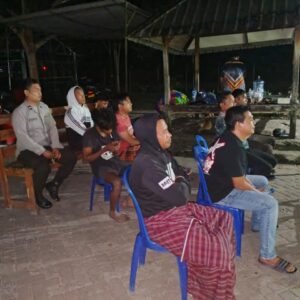 Polsek Sekongkang Gelar Nobar Piala Dunia FIFA 2026 Bersama Masyarakat, Suasana Penuh Kebersamaan