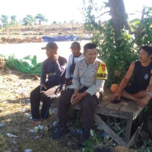 BHABINKAMTIBMAS DESA TAROPO DORONG PETANI DISTRIBUSIKAN HASIL PANEN KE BULOG, DUKUNG KETAHANAN PANGAN NASIONAL