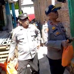 Warga Desa Teke dan Ragi Apresiasi Bansos Yang Disalurkan Polsubsektor Palibelo Dalam Rangka Menyabut Hari Bhayangkara Ke-80