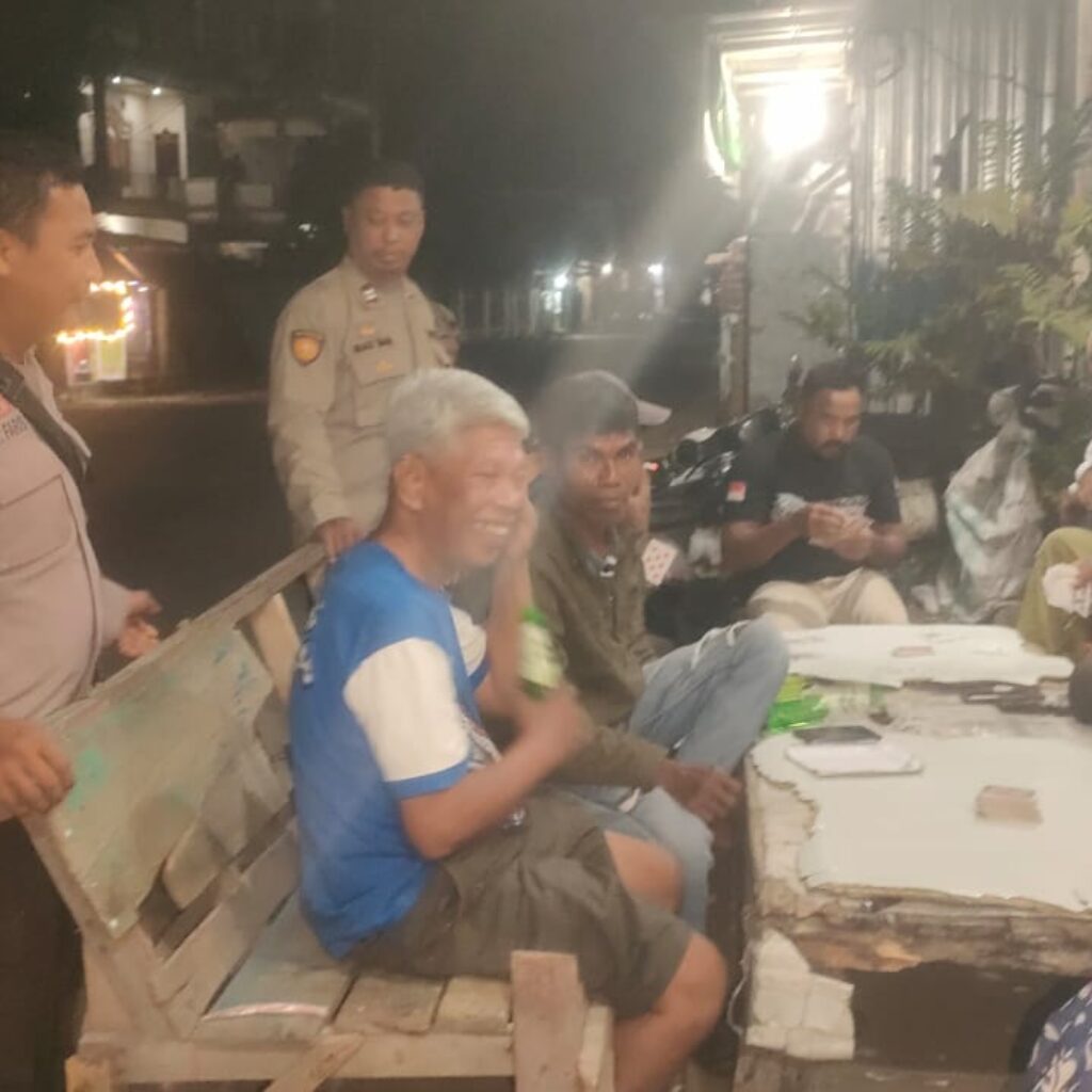 Polsek Asakota Gelar Patroli Blue Light, Antisipasi Gangguan Kamtibmas pada Malam Hari