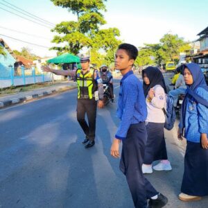SAT LANTAS POLRES DOMPU LAKSANAKAN RAWAN PAGI, WUJUDKAN KAMSELTIBCAR LANTAS DAN BERIKAN RASA AMAN KEPADA MASYARAKAT