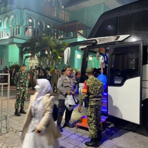 Polda NTB, Polresta Mataram dan TNI Kawal Kedatangan Jemaah Haji Kloter 12 Asal Lombok Timur