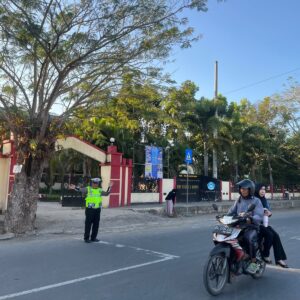 SAT LANTAS POLRES DOMPU LAKSANAKAN RAWAN PAGI, WUJUDKAN KAMSELTIBCAR LANTAS DAN BERIKAN RASA AMAN KEPADA MASYARAKAT