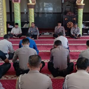 Binrohtal Rutin, Polres Dompu Perkuat Karakter Personel melalui Pembinaan Rohani dan Mental