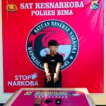 Melawan dan Hendak Kabur Saat Ditangkap Terduga Pelaku Pengedar Narkoba Jenis Shabu 9,90 gram ini Dicokok Satresnarkoba Polres Bima Kabupaten