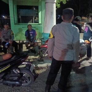 Patroli Dialogis Polsek Maluk Imbau Warga Waspada Penipuan dan Jaga Kamtibmas