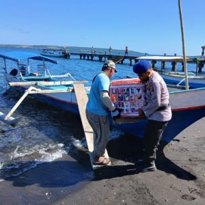 SAT POLAIRUD POLRES DOMPU HADIR MELAYANI MASYARAKAT PESISIR DAN PERKETAT PENGAMANAN AKTIVITAS PELABUHAN CALABAI