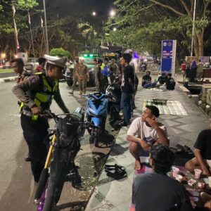 Polres Sumbawa Barat Intensifkan Patroli Strong Point pada Malam Minggu, Ciptakan Situasi Kamtibmas yang Aman dan Kondusif