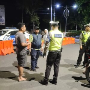 Sat Lantas Polres Lombok Barat Amankan Car Free Night di Gerung