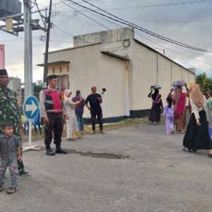 BHABINKAMTIBMAS DAN BHABINSA AMANKAN KEGIATAN MANGAN LAWANG KARANG 2026 DI DESA GOA