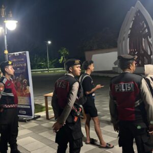 Patroli Malam Polda NTB Sasar Jalur Udayana, Cegah Kejahatan dan Kenalkan Layanan Call Center 110