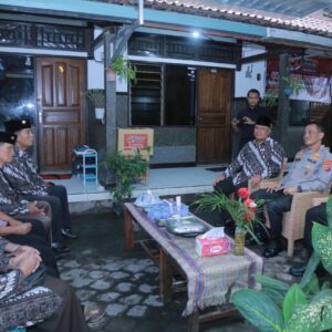 Sambut Hari Bhayangkara ke-80, Kapolda NTB Anjangsana ke Rumah Purnawirawan