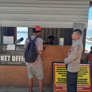 Patroli Polsubsektor Gili Indah, Pantau Aktivitas Wisatawan dan Jaga Keamanan Pelabuhan Gili Trawangan