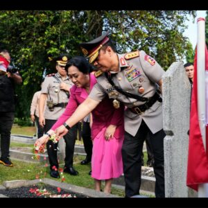 Menghormati Jasa, Melanjutkan Pengabdian: Wakapolri Pimpin Ziarah Nasional Menjelang Hari Bhayangkara ke-80