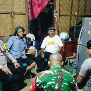 Sinergitas TNI–Polri Hadir di Tengah Masyarakat, Bhabinkamtibmas dan Babinsa Selesaikan Perselisihan Keluarga Secara Humanis