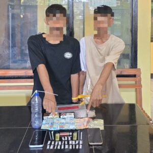 Polsek Bolo Bongkar Dugaan Peredaran Sabu di Desa Tambe, Dua Pria Diamankan bersama BB 23 Poket Diduga Sabu