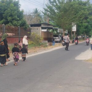 Nyongkolan Segara Katon Aman: Polsek Gangga Kawal Tradisi 150 Pengiring*