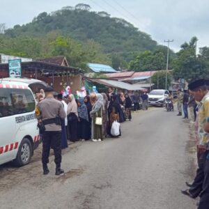 Wujud Empati Polri, Bhabinkamtibmas Polsek Madapangga Laksanakan Sambang Duka Atas Meninggalnya Warga Binaan