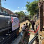 Momentum Hari Bhayangkara ke-80, Respon Cepat Akan Kebutuhan Air Bersih, Polres Bima Salurkan 5000 Liter Air Bersih di Desa Kalampa