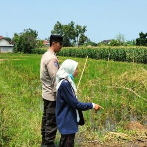Bhabinkamtibmas Labuapi Dampingi Petani Sukseskan Ketahanan Pangan