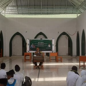 Bhabinkamtibmas Desa Anjani Berikan Penyuluhan Pencegahan Bullying kepada Santri Baru MAPK Syaikh Zainuddin NW Anjani