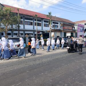 Personel Polsek Sukamulia Laksanakan Patroli Sore, Antisipasi Balap Liar dan Gangguan Kamtibmas