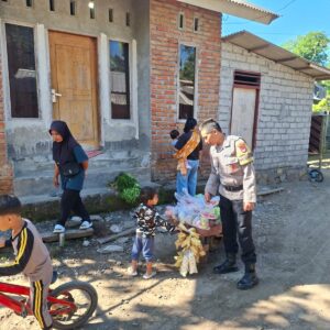 Bhabinkamtibmas Desa Jenggik Jalin Silaturahmi dengan Warga, Sampaikan Imbauan Kamtibmas dan Antisipasi Curanmor