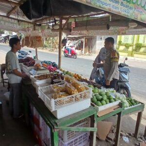 Bhabinkamtibmas Desa Kalianyar Jalin Silaturahmi dengan Warga Binaan Sambil Sampaikan Imbauan Kamtibmas