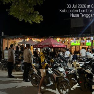 Polsek Kawasan Mandalika Amankan Nonton Bareng Piala Dunia 2026, Perkuat Kedekatan dengan Masyarakat