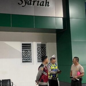 Patroli Obyek Vital, Polsek Pemenang Sterilkan Bank NTB Cabang Pemenang