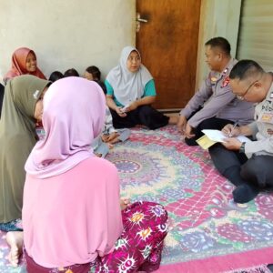 Sat Binmas Polres Lombok Barat Rangkul Kader Posyandu Kuripan