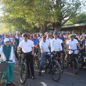 Meriahkan HUT Kabupaten Bima Ke-386 Kapolres Bima Kabupaten AKBP M.Anton Bhayangkara Gaisar S.I.K.M.H., Ikuti Fun Bike