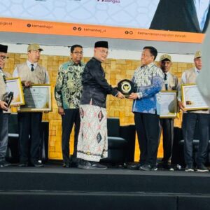 Dukung Sukses Penyelenggaraan Haji 2026, Polri Terima Penghargaan dari Kementerian Haji dan Umrah RI