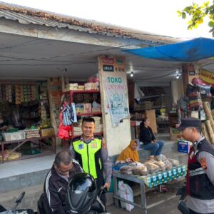 Polsek Tanjung Gelar Rawan Pagi di Pasar Tanjung, Imbau Warga Waspada Cuaca Ekstrem dan 3C