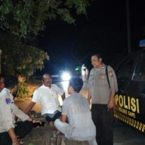 Polsek Sape Intensifkan Patroli Dialogis, Ajak Masyarakat Jaga Keamanan Lingkungan
