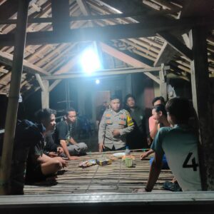 Tingkatkan Peran Masyarakat Menjaga Keamanan Lingkungan, Bhabinkamtibmas Aktif Lakukan Pembinaan