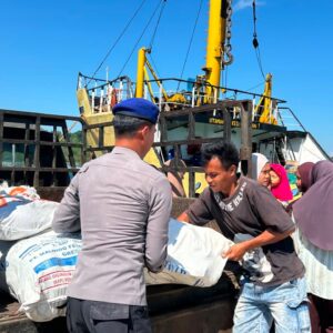 Sat Polairud Polres Dompu Tingkatkan Pelayanan dan Pembinaan Masyarakat Pesisir