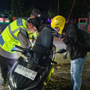 Patroli Dialogis Polsek Taliwang Perkuat Harkamtibmas, Warga Diajak Aktif Jaga Keamanan Lingkungan