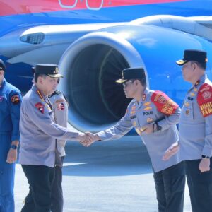 Kapolda NTB Sambut Kedatangan Kapolri di Lombok, Polda Siagakan Pengamanan Maksimal Kunjungan VVIP
