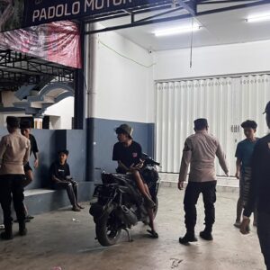 Patroli Malam Polres Dompu Intensifkan Harkamtibmas, Personel Sampaikan Imbauan Humanis kepada Masyarakat