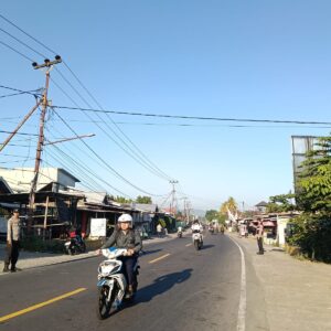 Polsek Gangga Gelar Rawan Pagi dan Gatur Lalin di Depan Pasar Gondang