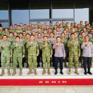 Kapolri Perkuat Soliditas TNI-Polri Lewat Silaturahmi dengan Panglima TNI di Mabes TNI
