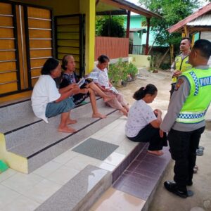 Cegah TPPO dan PMI Ilegal, Polsek Seteluk Gencarkan Sosialisasi kepada Warga Desa Seteluk